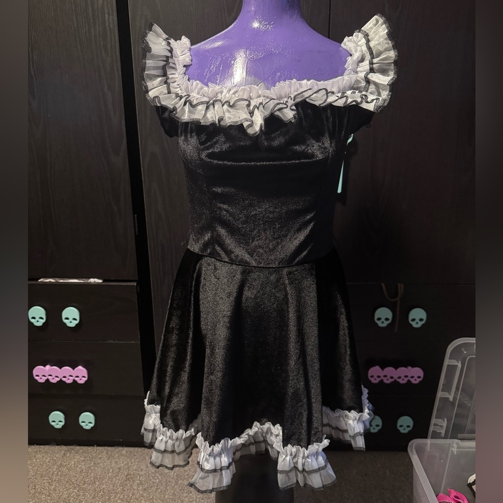 Elegant Black and White Halloween Costume Dress